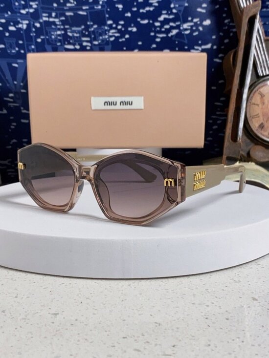 Miu Miu Retro-Style Sunglasses main image 7